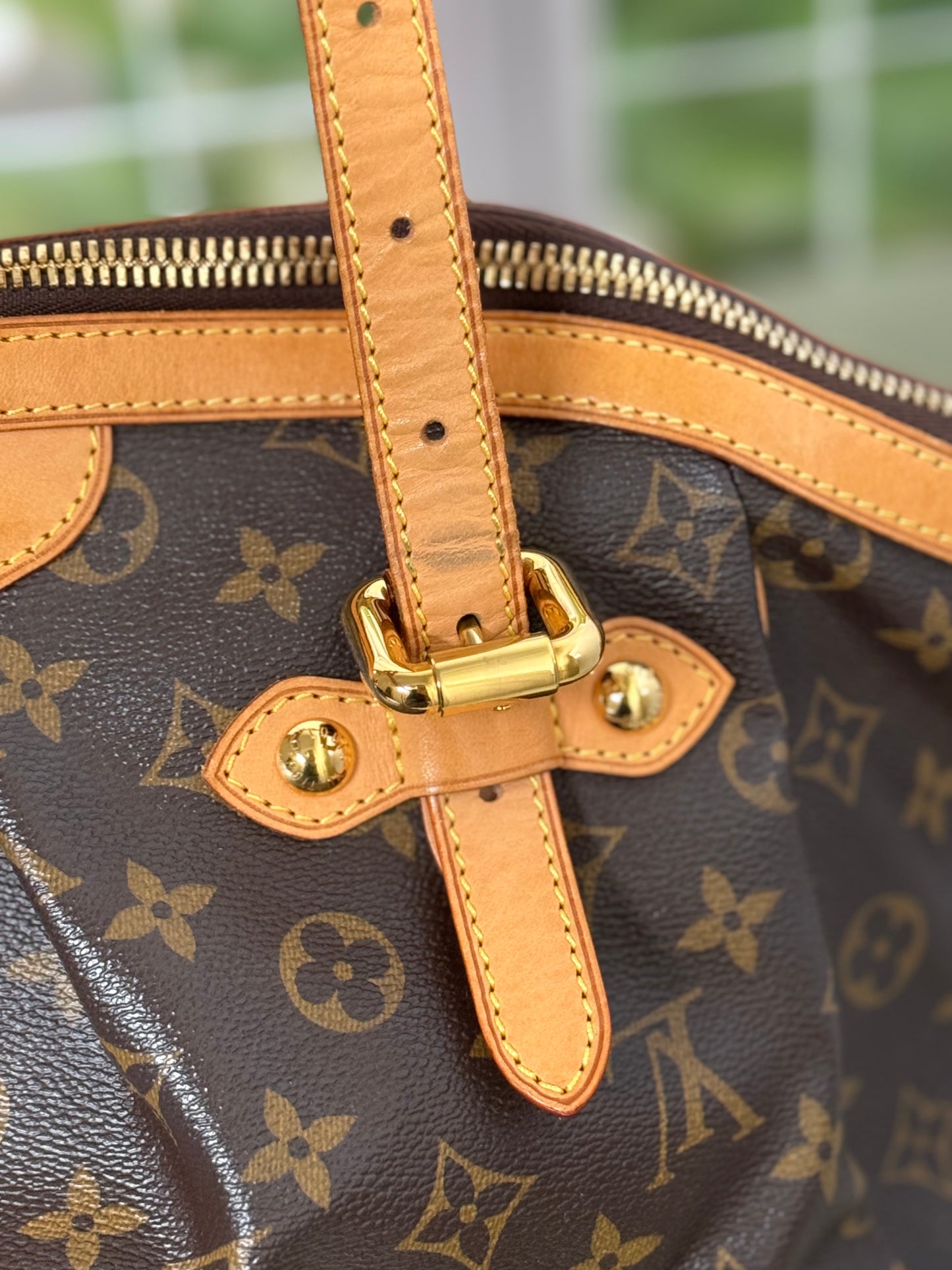 Preowned Louis Vuitton Tivoli Gm