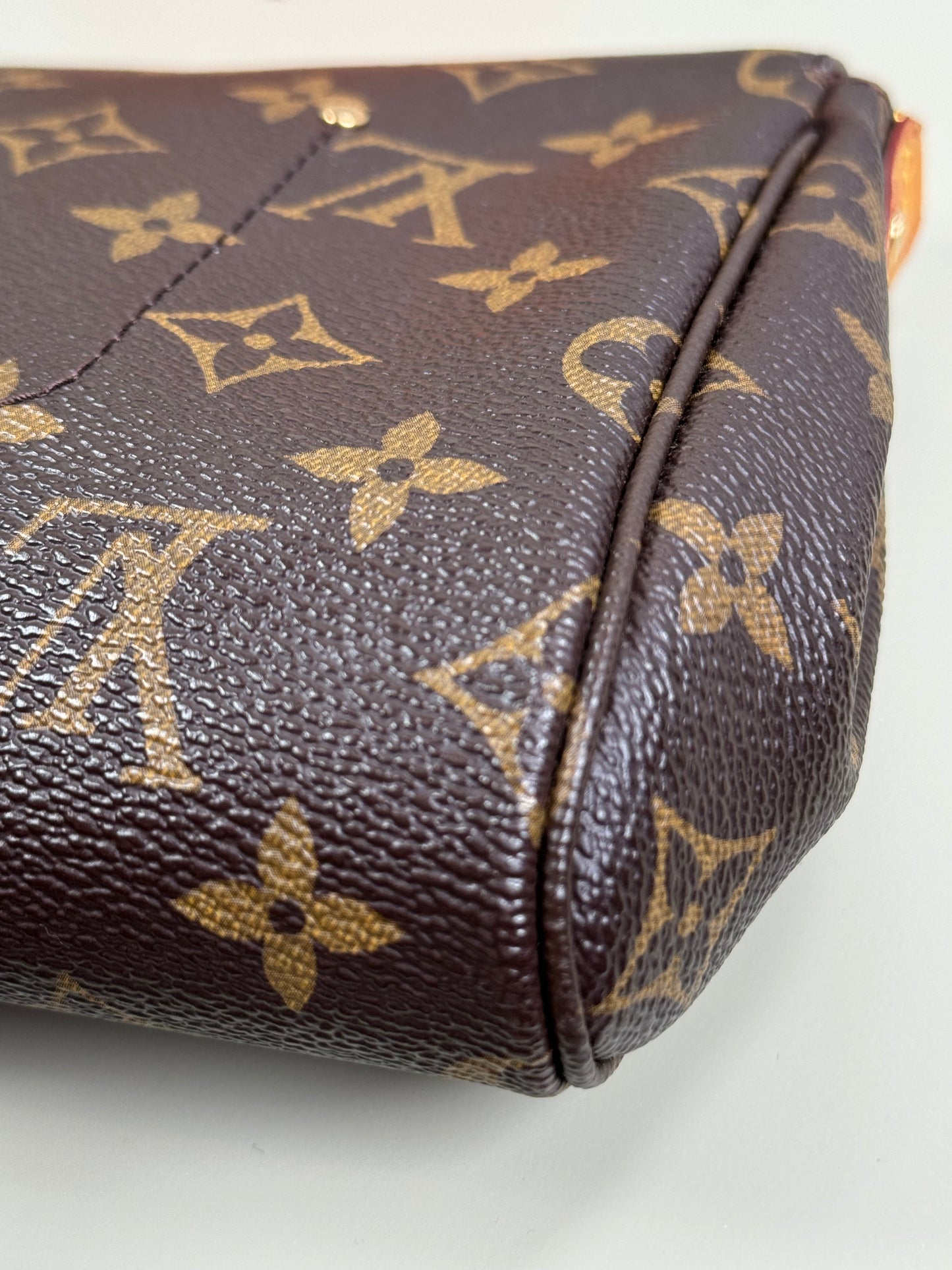 Preowned Louis Vuitton Favorite MM Size Monogram