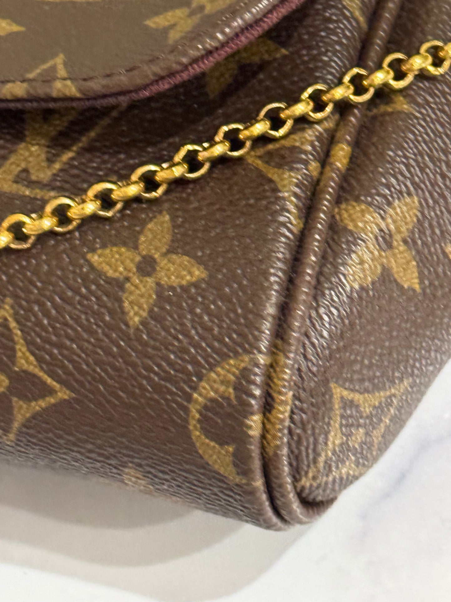 FL0165 Pre-Owned Louis Vuitton Favorite Monogram MM Brown Shoulder and Crossbody Bag