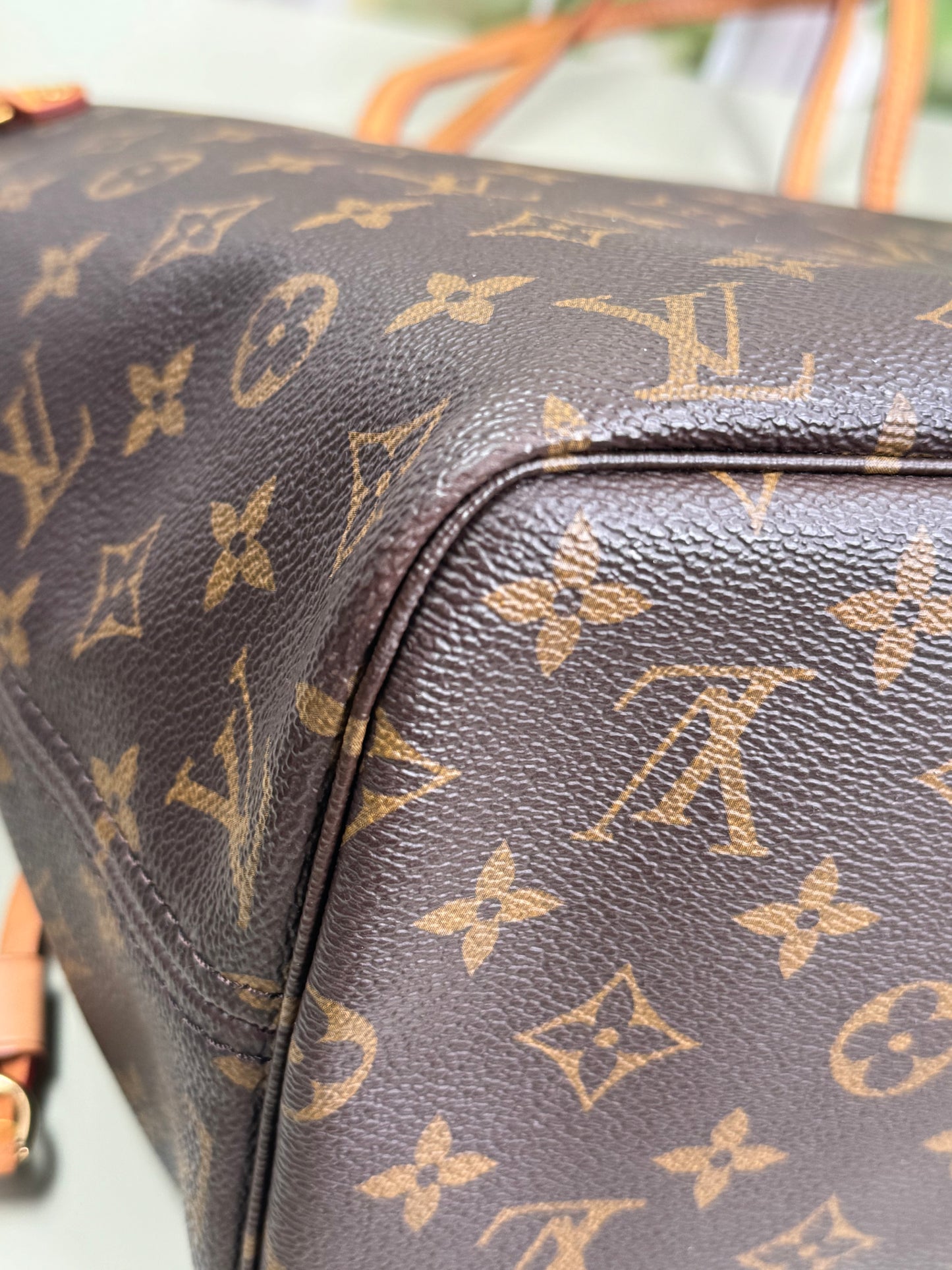 Preowned Louis Vuitton Neverful MM Size