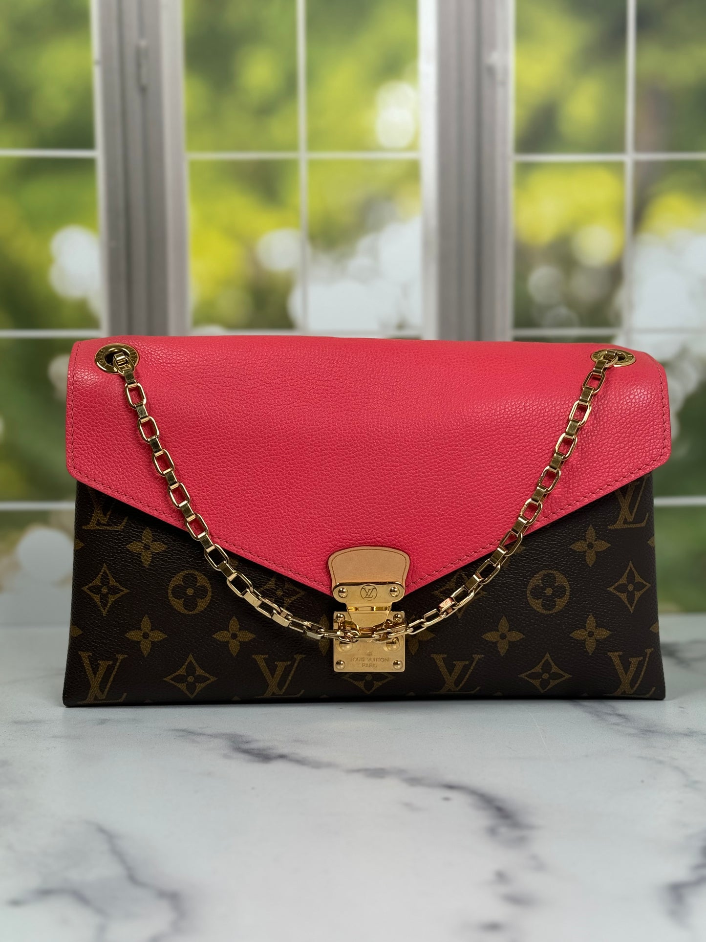 Preowned Louis Vuitton Pallas Chain Bag