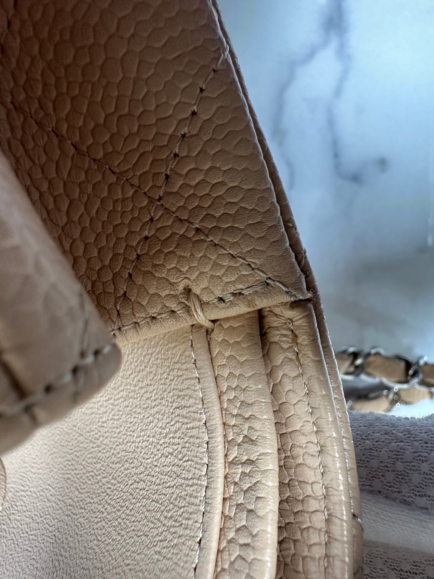 Preowned Circa 2017 00V/Virevoltant Post-Millennial (Gen-Z Series/Revolving Color-Style) SC-A01112 CHANEL 11.12 Medium M/L Timeless Classic Quilted Double Flap Beige Clair Grained/Embossed Calfskin( Pebbled Caviar) 80% Sheepskin 20% Calfskin Lining MW/Met