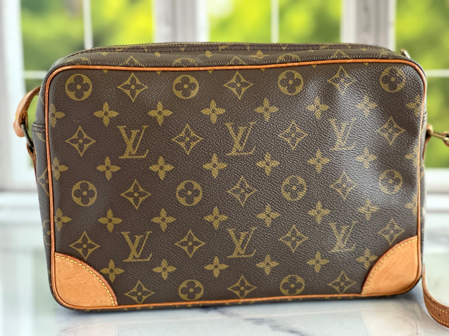 Preowned Louis Vuitton Trocadero 30