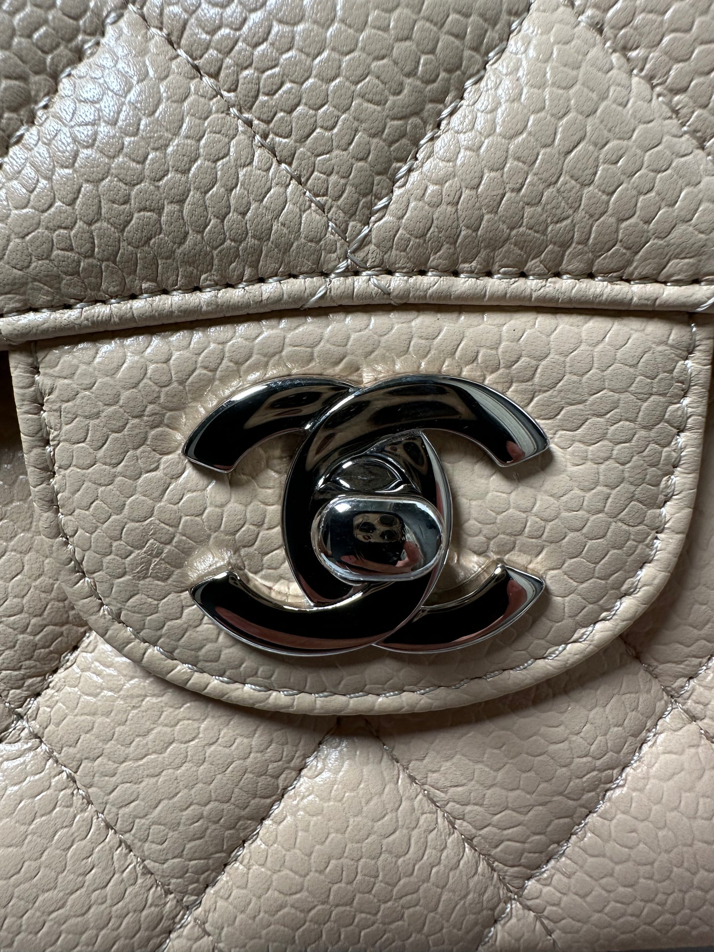 Preowned Circa 2017 00V/Virevoltant Post-Millennial (Gen-Z Series/Revolving Color-Style) SC-A01112 CHANEL 11.12 Medium M/L Timeless Classic Quilted Double Flap Beige Clair Grained/Embossed Calfskin( Pebbled Caviar) 80% Sheepskin 20% Calfskin Lining MW/Met