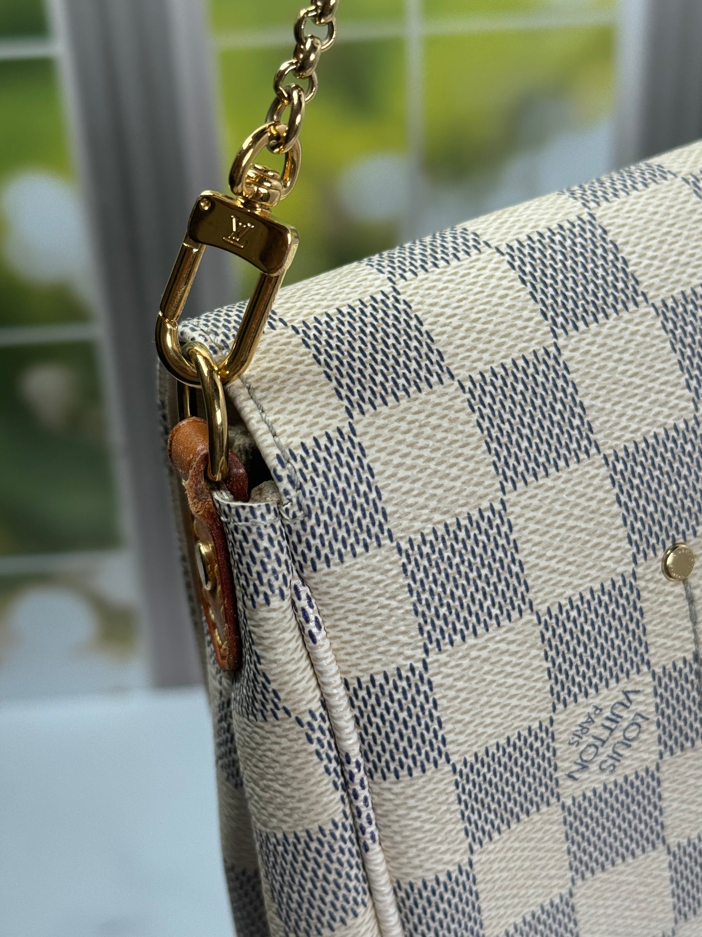 Preowned Louis Vuitton Favorite Damier Azur MM size