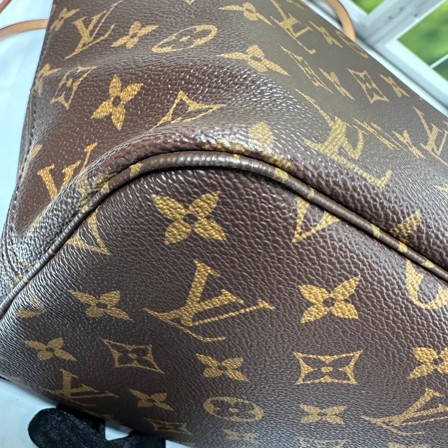 Preowned Louis Vuitton Neverful MM size Monogram