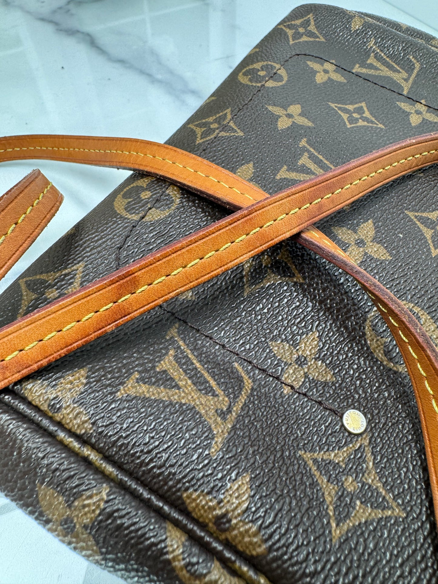 Preowned Louis Vuitton Favorite PM size monogram