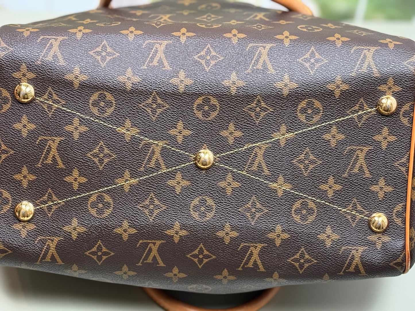 Preowned Louis Vuitton Tivoli Gm