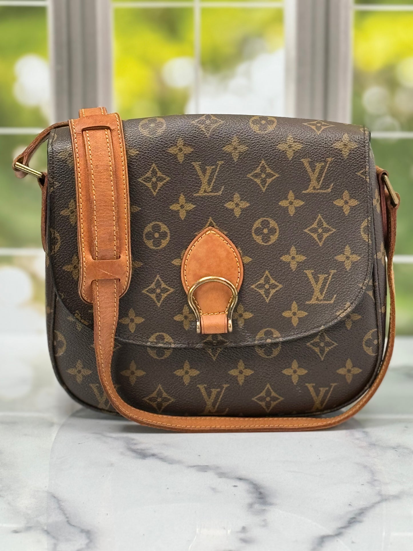 9001 V.I. Preowned Louis Vuitton St Cloud Mm size