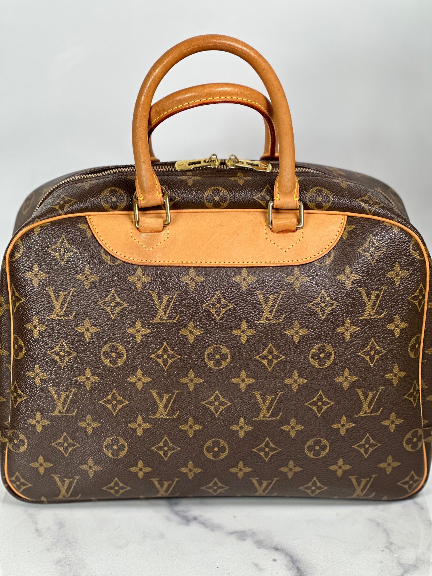 Pre-Owned Louis Vuitton Deauville MB0033