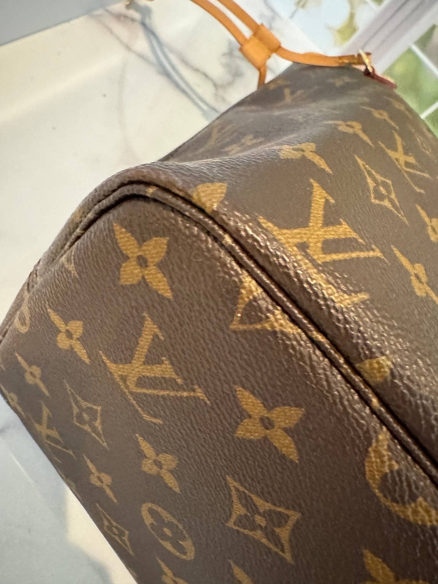 SF1174 Pre-Owned Louis Vuitton Neverful MM size