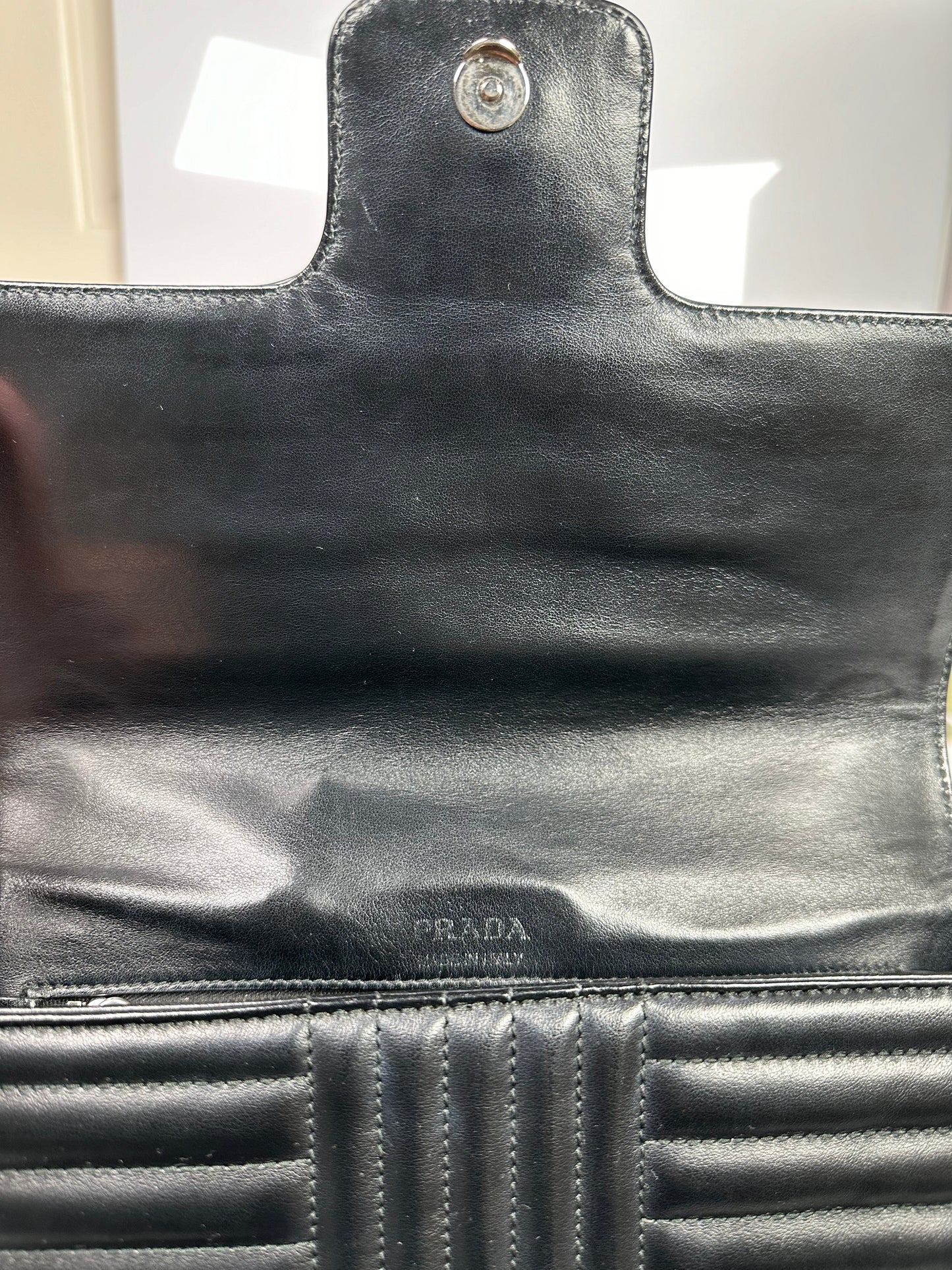 Pre-Owned Prada Chain Flap Bag Large