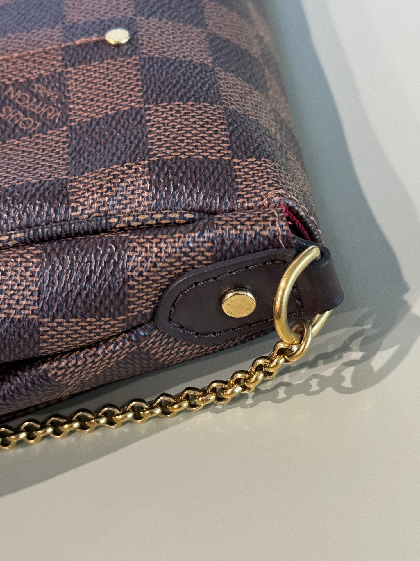 Preowned Louis Vuitton Favorite Damier Ebene MM size