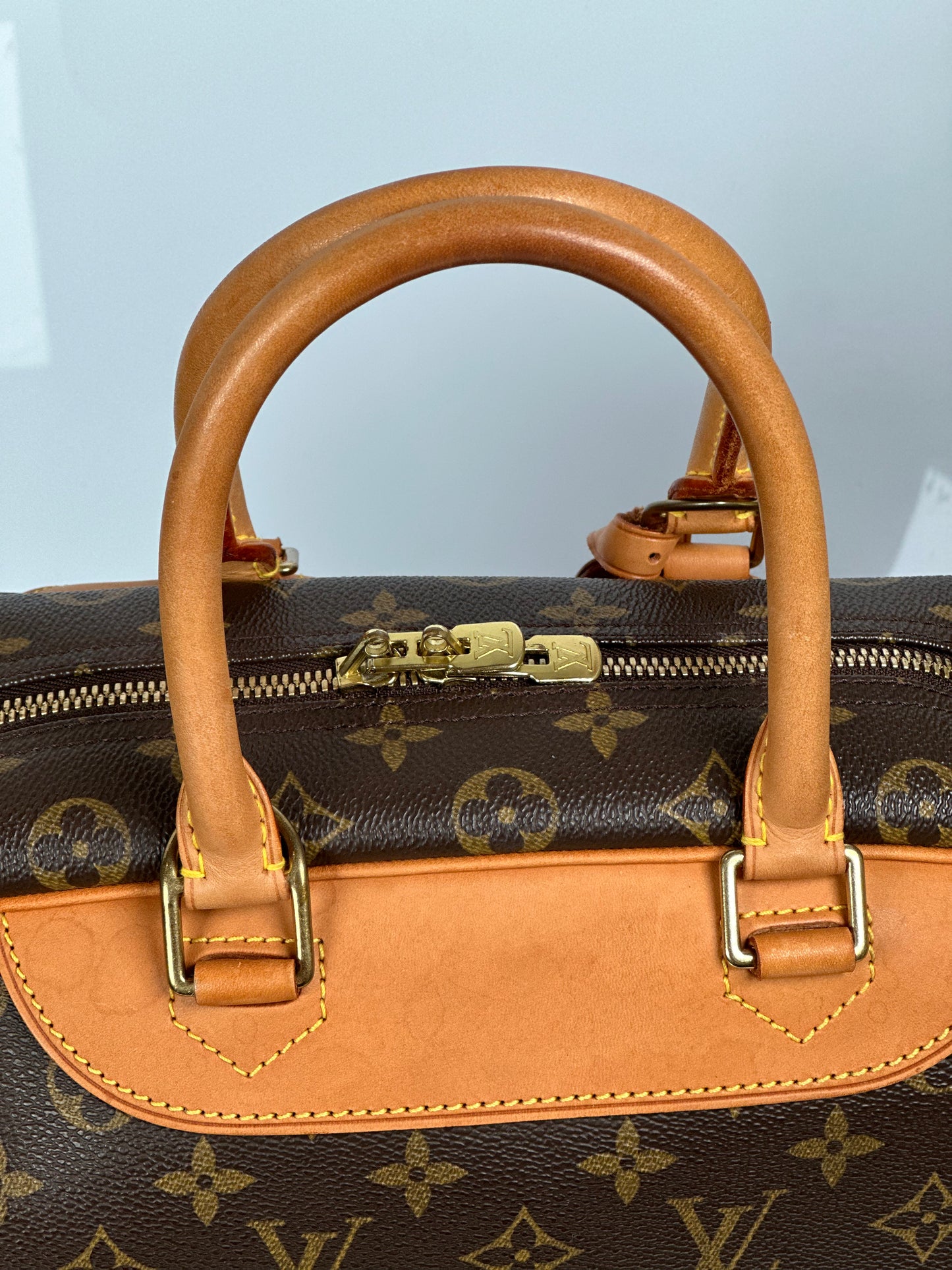 Pre-Owned Louis Vuitton Deauville