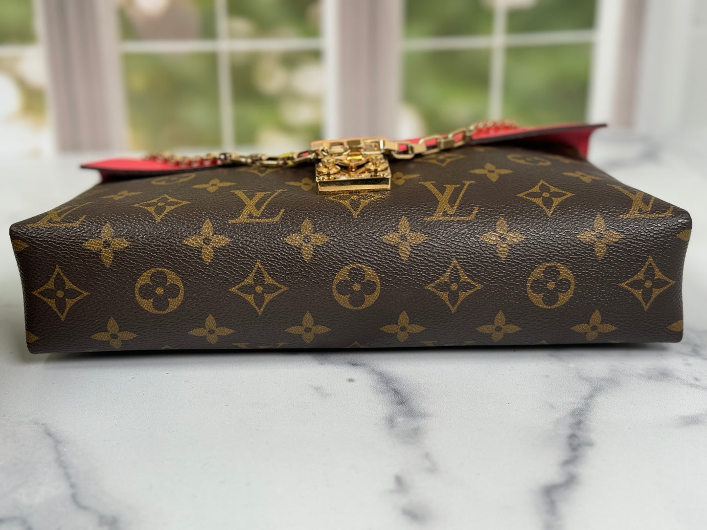 Preowned Louis Vuitton Pallas Chain Bag