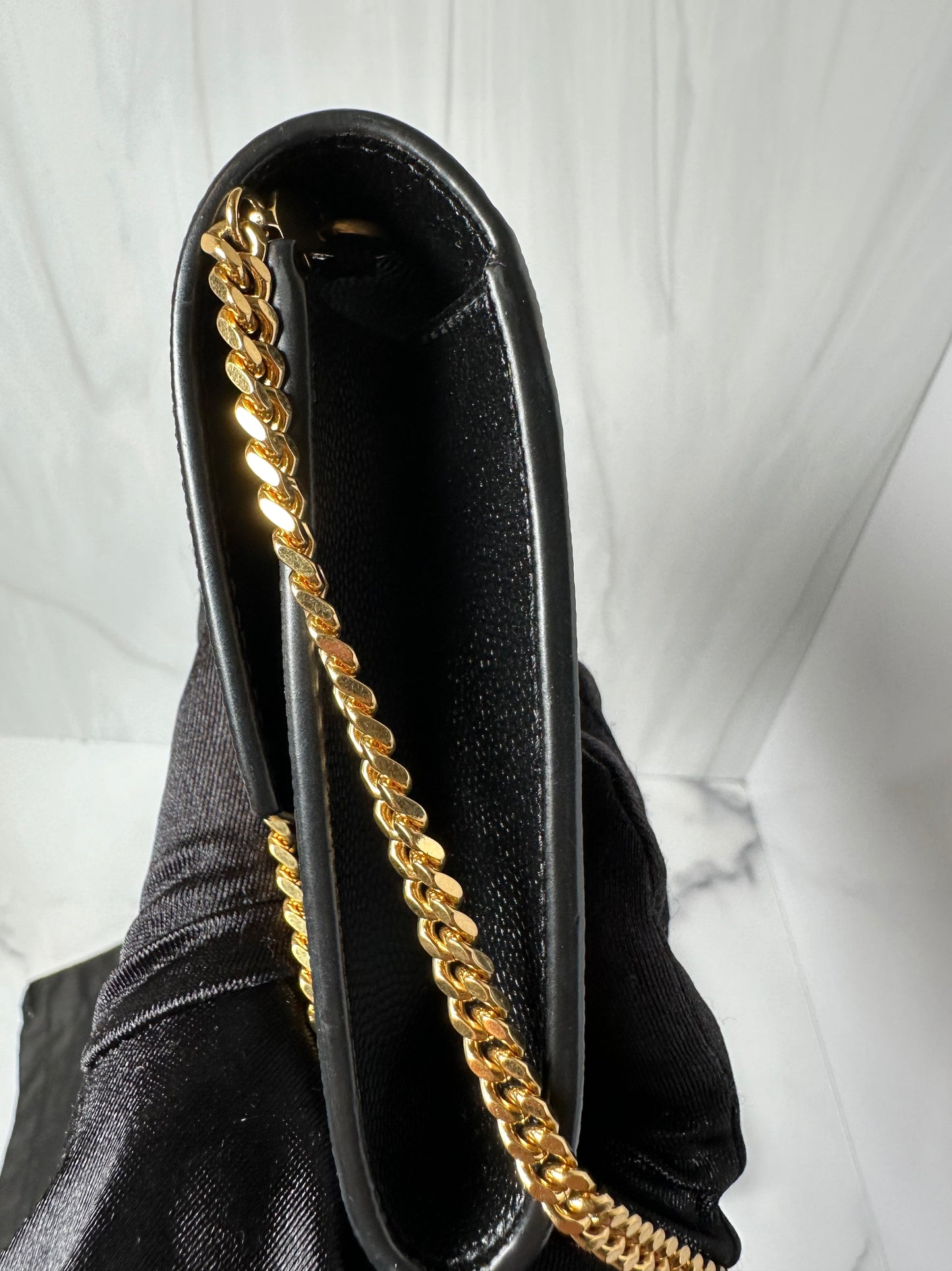 Pre-Owned YSL uptown wallet On chain