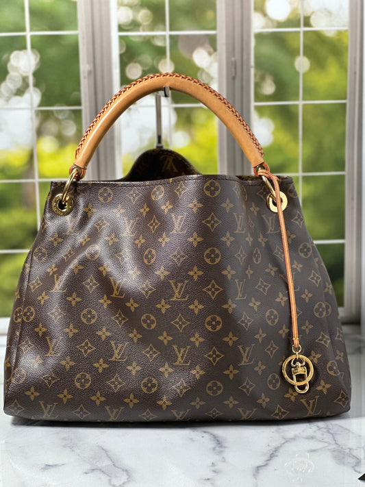 Preowned Louis Vuitton Artsy MM size monogram