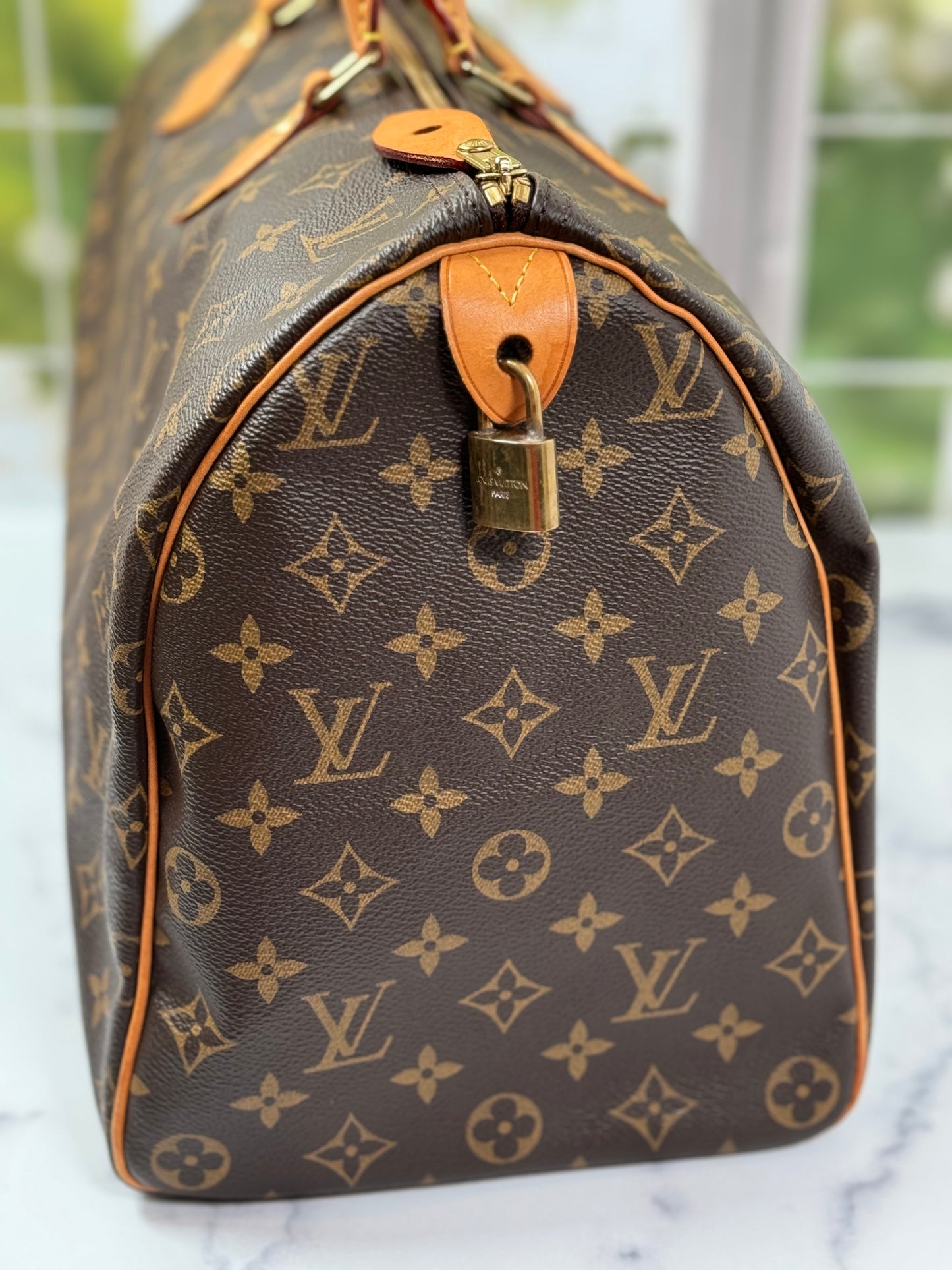 Preowned Louis Vuitton speedy 40