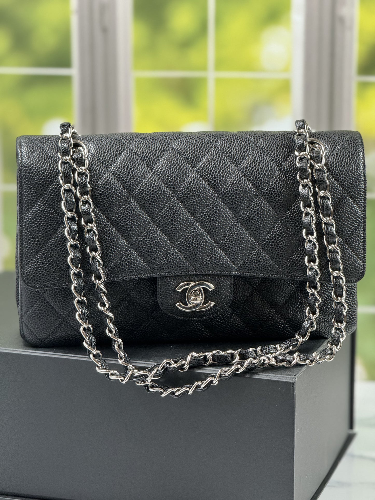 Pre-Owned 2010 00V/Virevoltant Post-Millennial Gen-Z SeriesRevolving Color-Style SC-A01112 CHANEL Medium M/L Timeless Classic11.12/TLC Line Quilted Double Flap Black Grained/Embossed Calfskin Pebbled Caviar 100% Bordeaux Sheepskin Lining MW/Metal 14226691