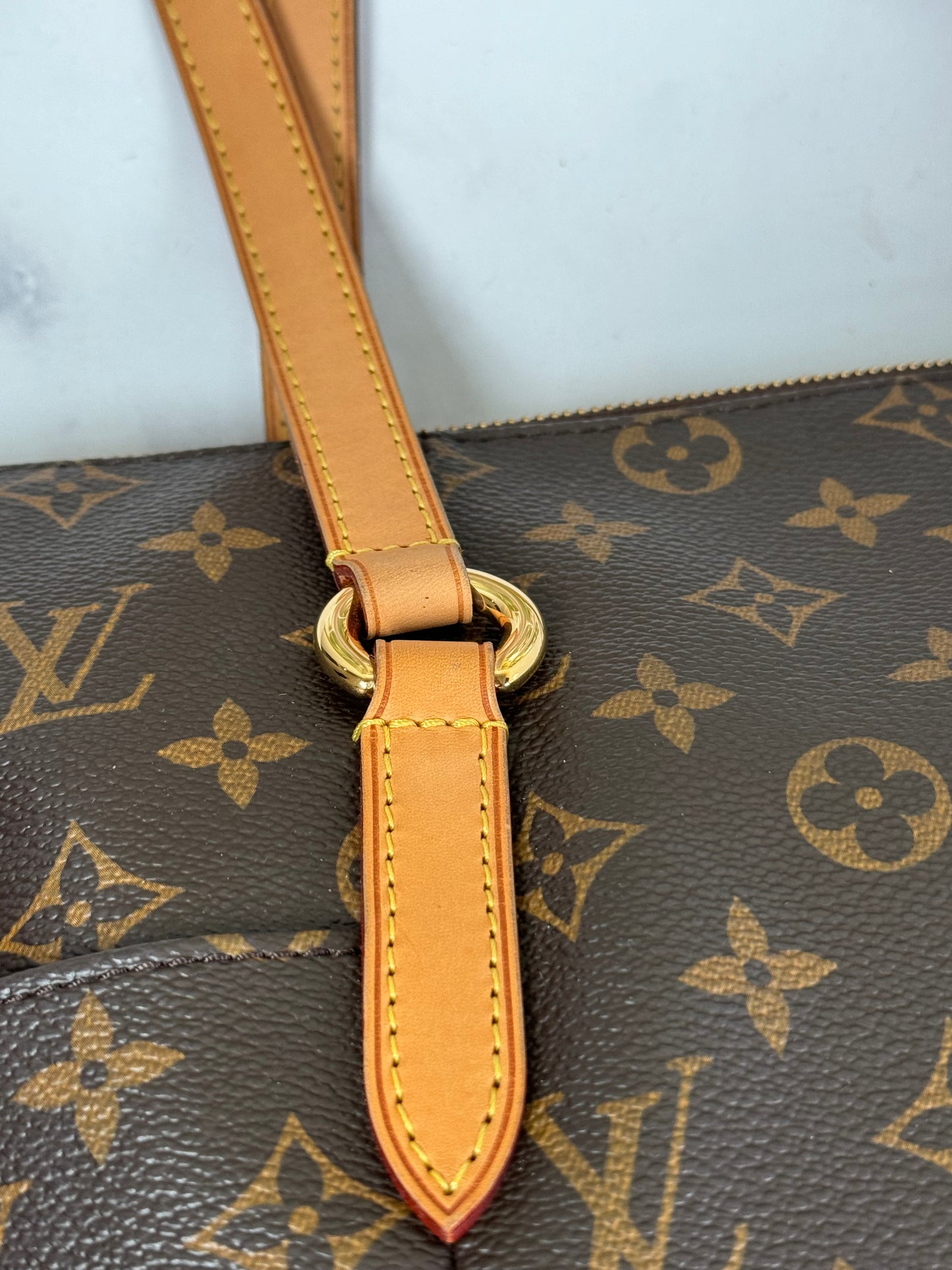 Preowned Louis Vuitton Totally Mm Size Monog