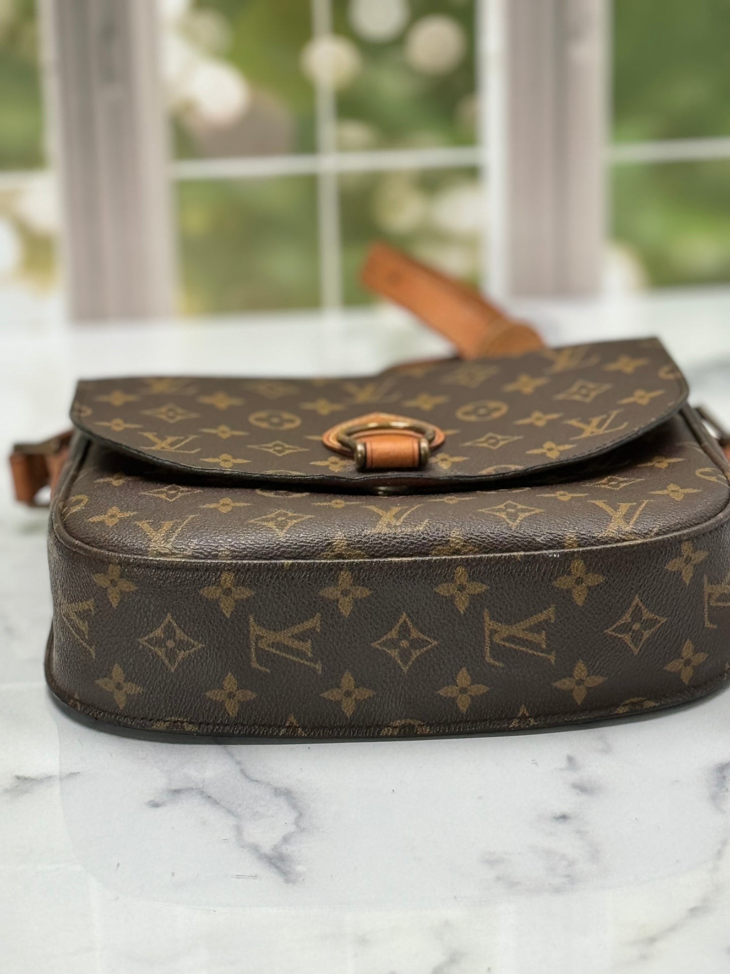 9001 V.I. Preowned Louis Vuitton St Cloud Mm size