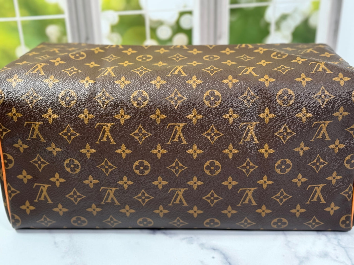 Preowned Louis Vuitton speedy 40