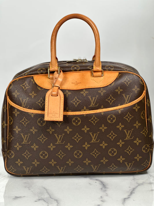 Pre-Owned Louis Vuitton Deauville