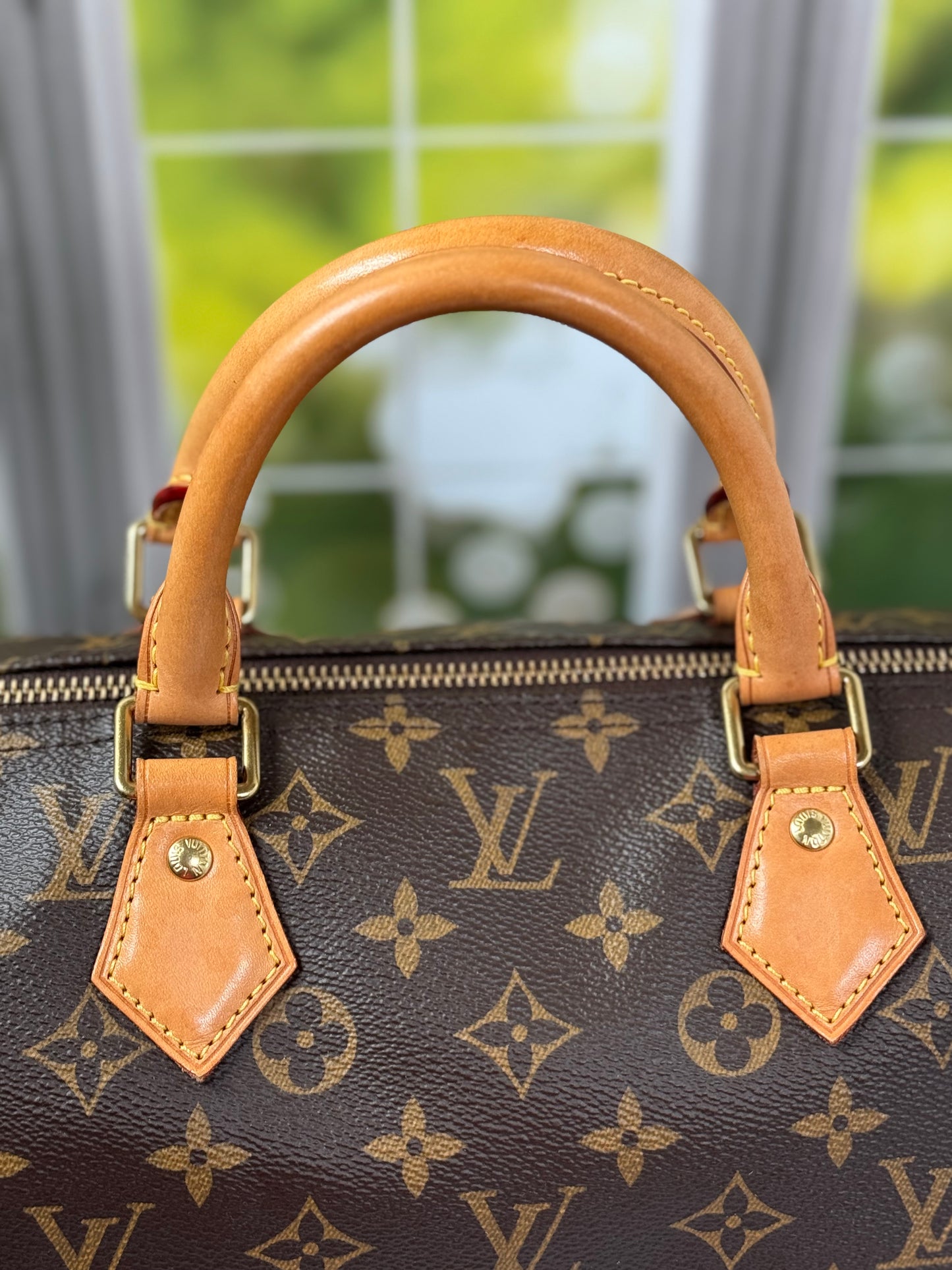 Preowned Louis Vuitton speedy 40