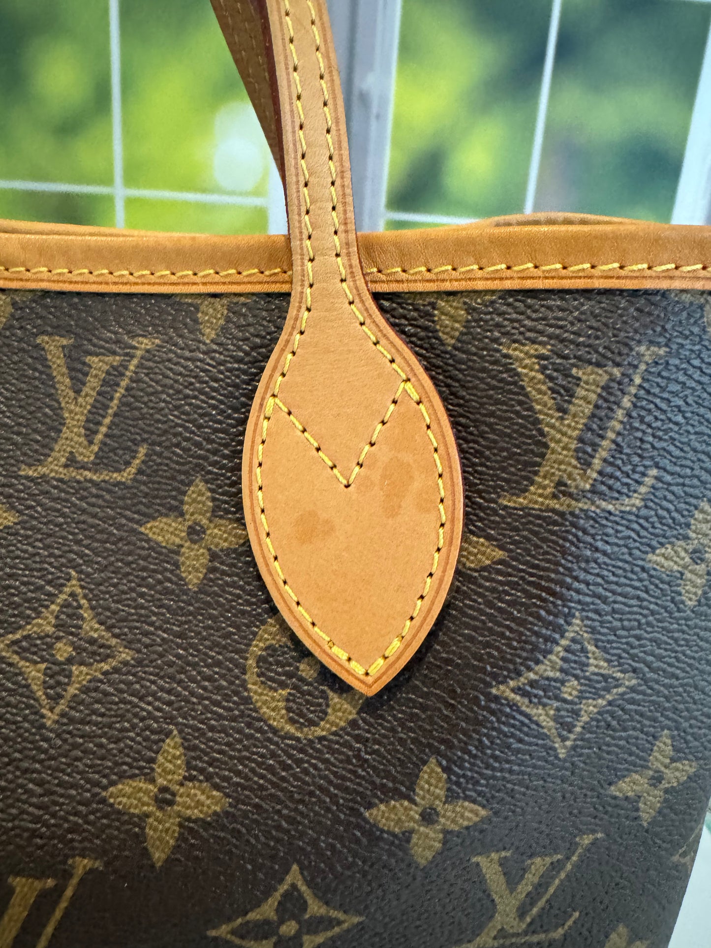 SF1174 Pre-Owned Louis Vuitton Neverful MM size