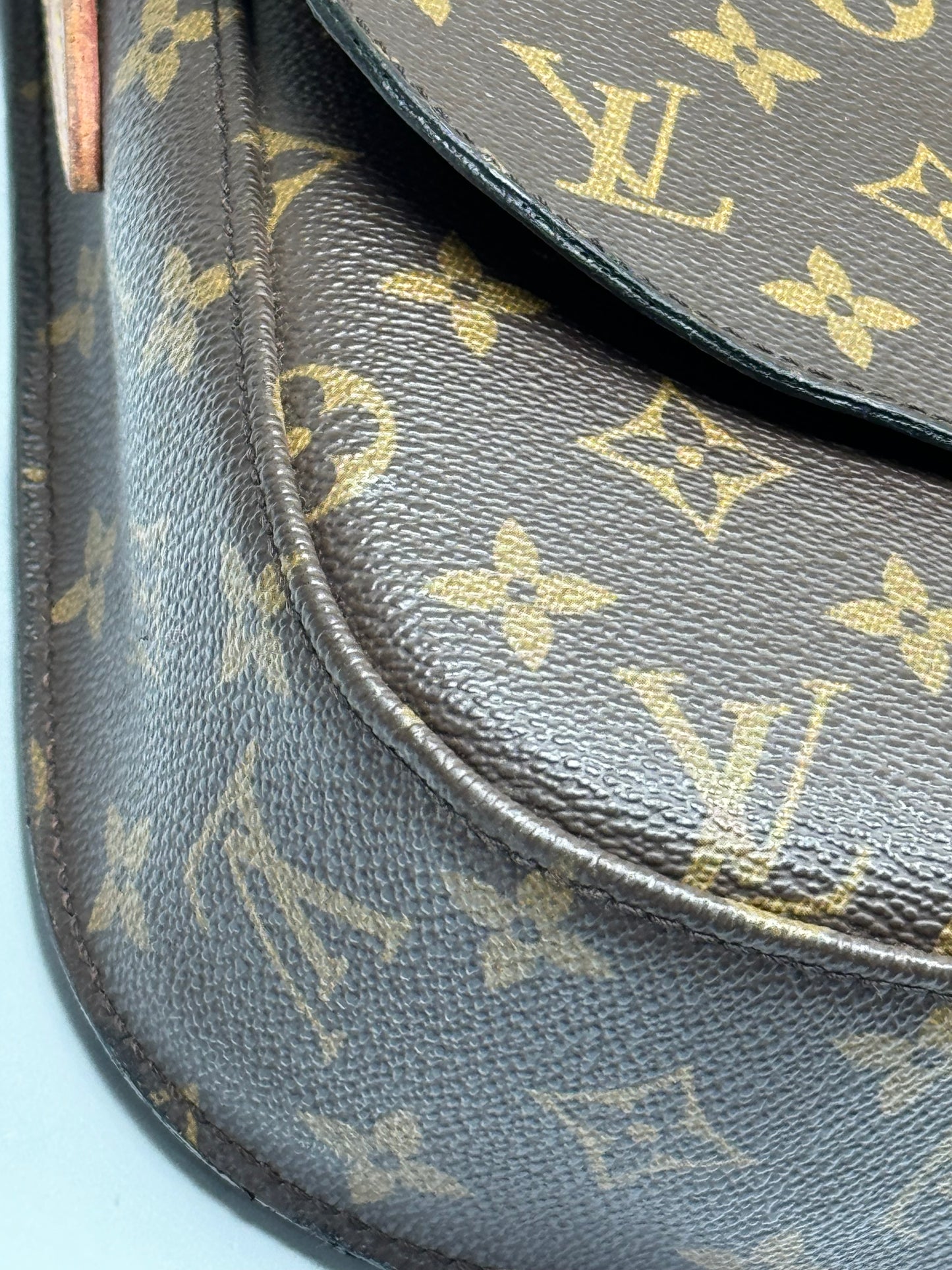 9001 V.I. Preowned Louis Vuitton St Cloud Mm size