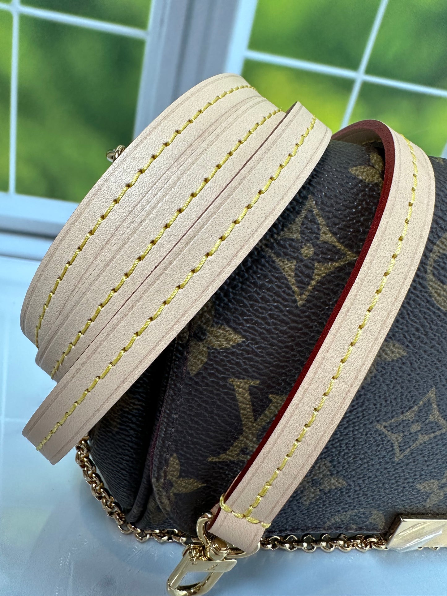 Preowned Louis Vuitton Favorite PM size