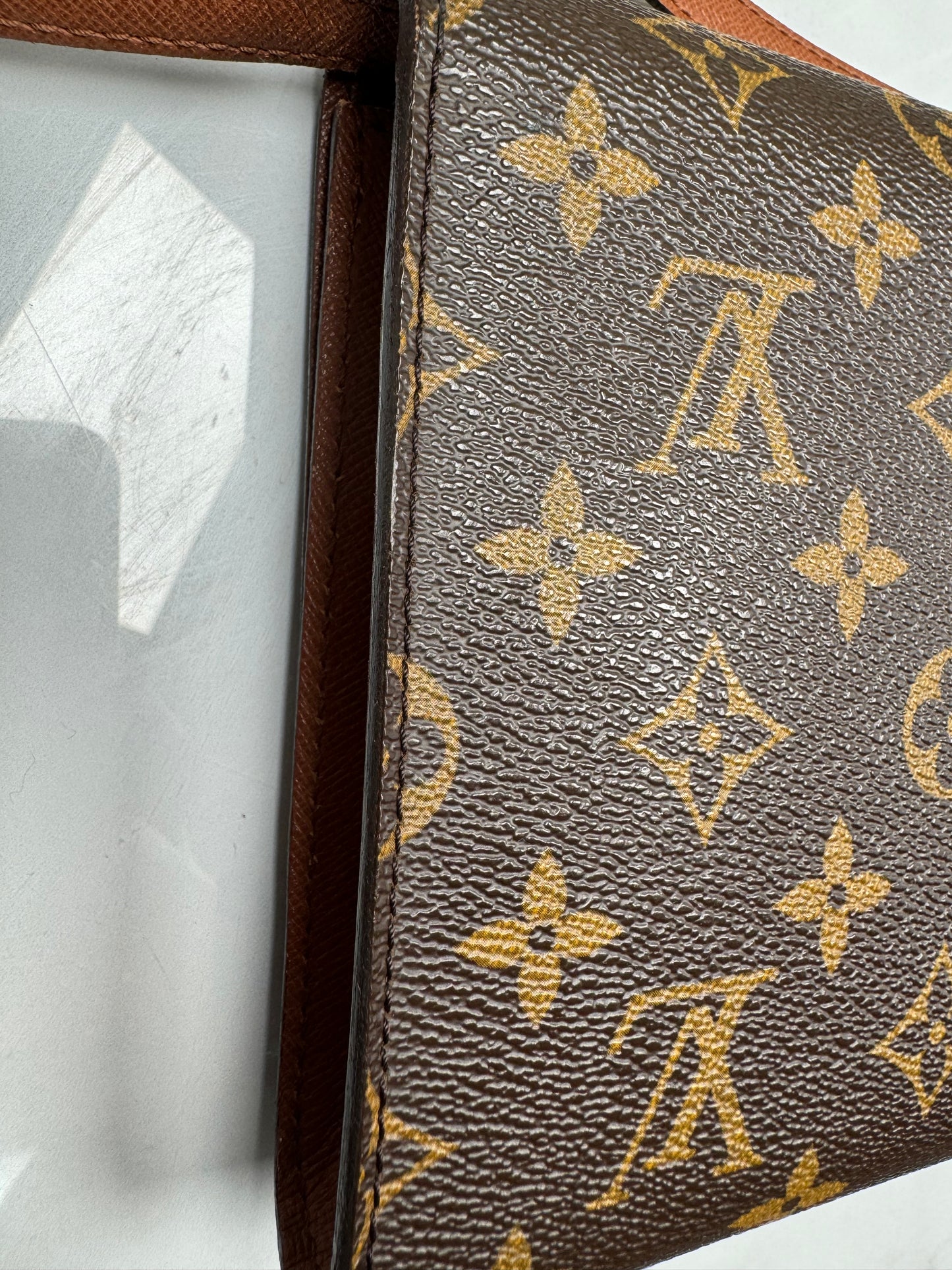 Preowned Louis Vuitton Bordeaux Crossbody bag