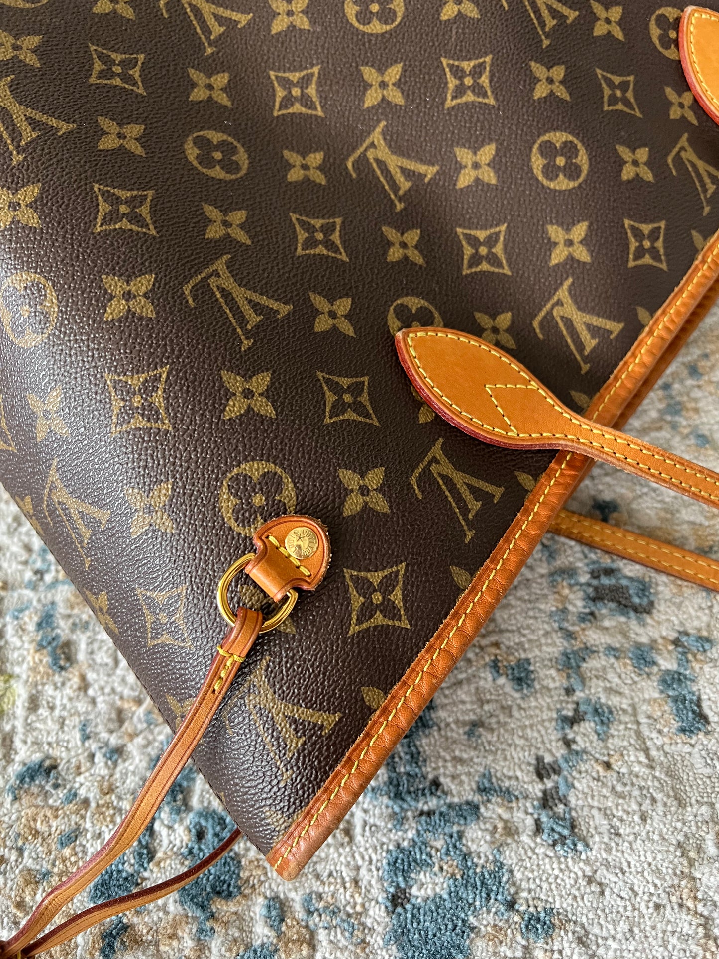 Louis Vuitton Neverful Mm size Mono