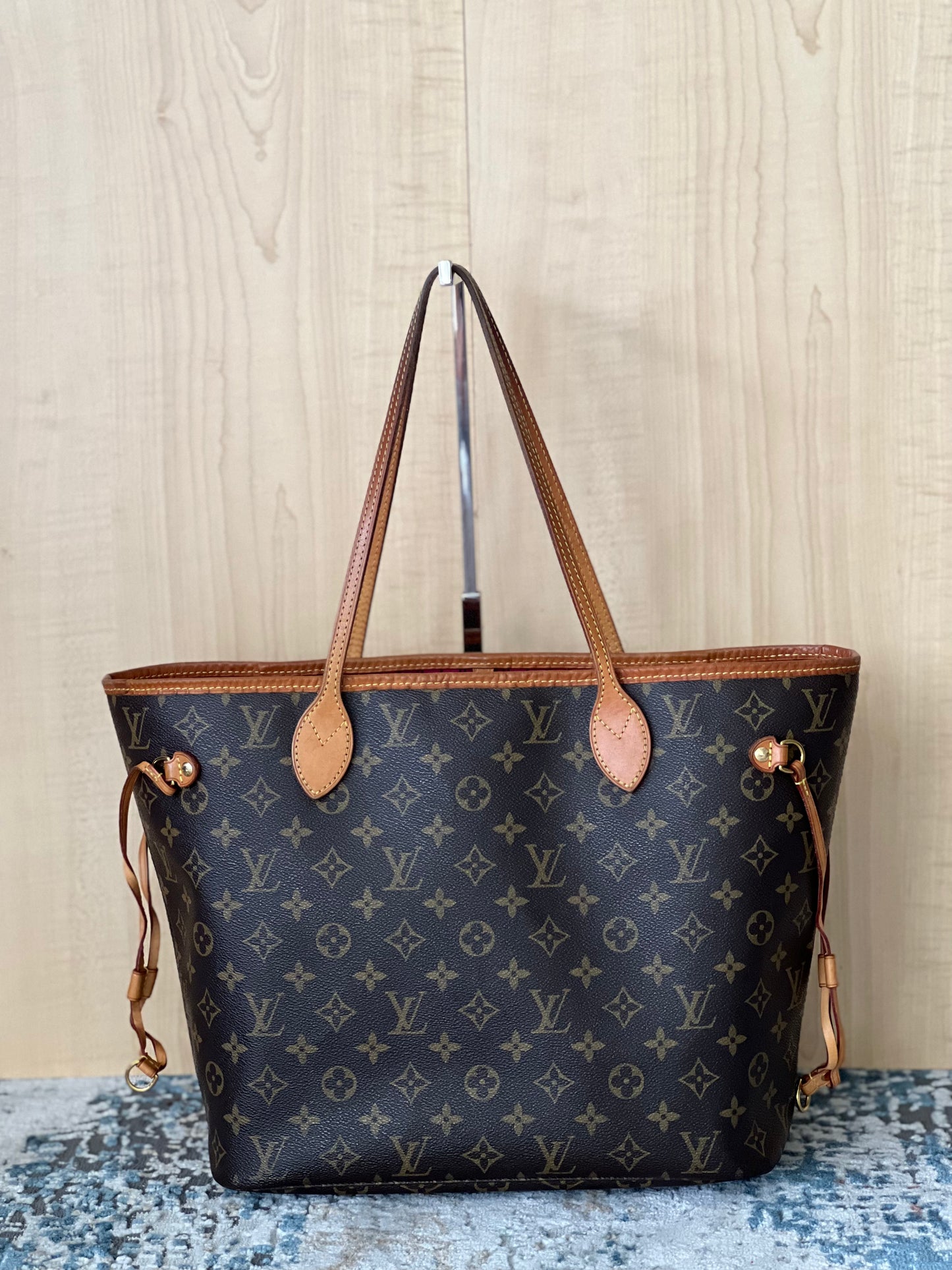 Louis Vuitton Neverful Mm size Mono