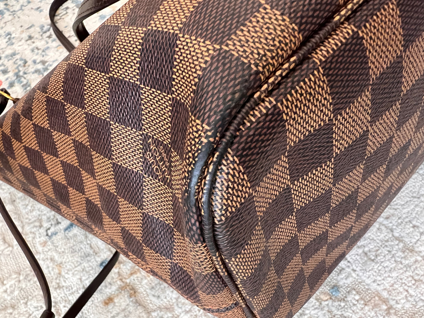 Louis Vuitton Neverful MM Size Damier Ebene