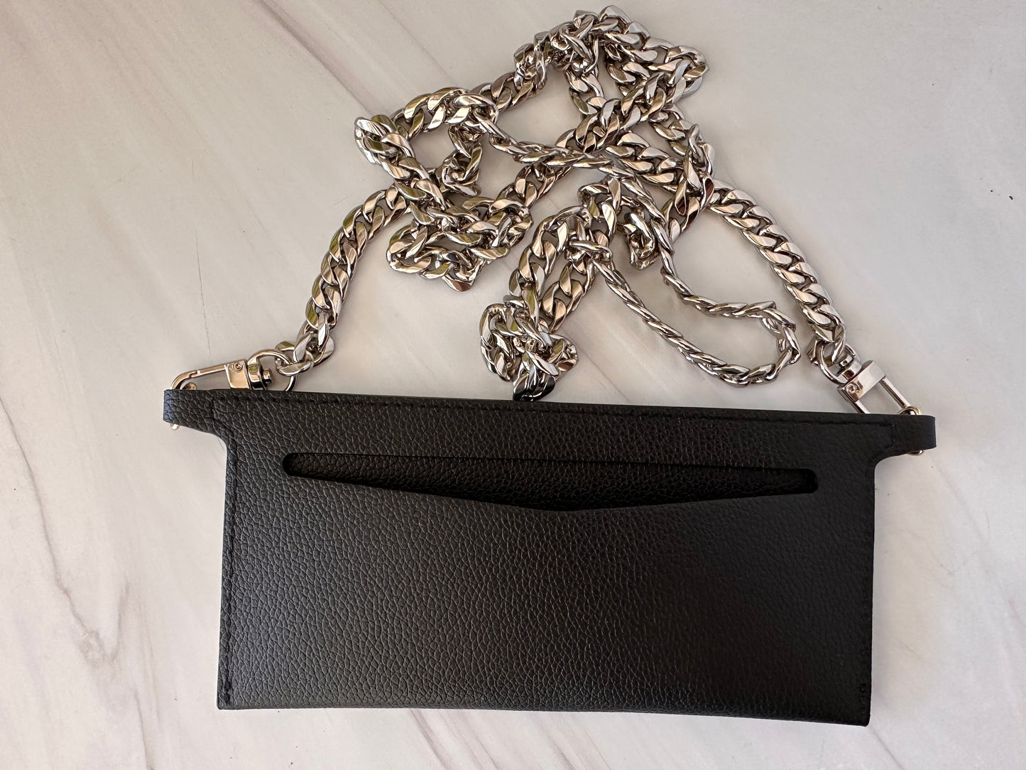 Wallet Inserts with chain