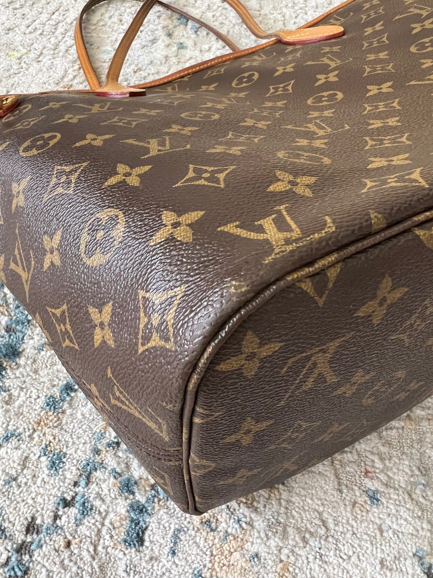 Louis Vuitton Neverful Mm size Monogram