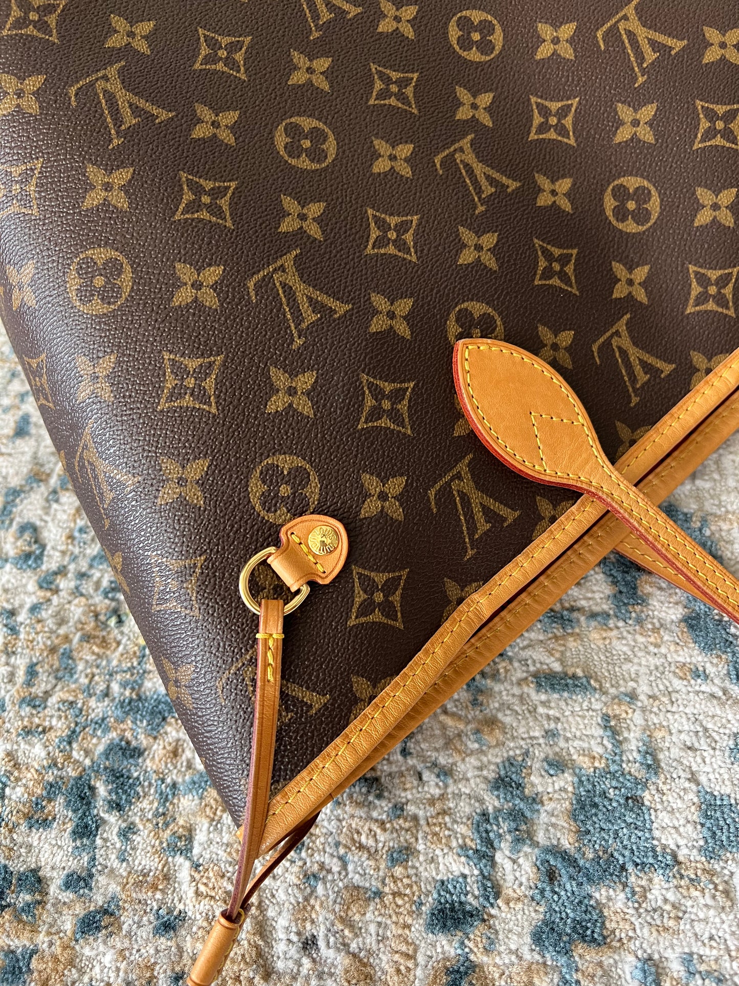 Louis Vuitton Mm size Monogram