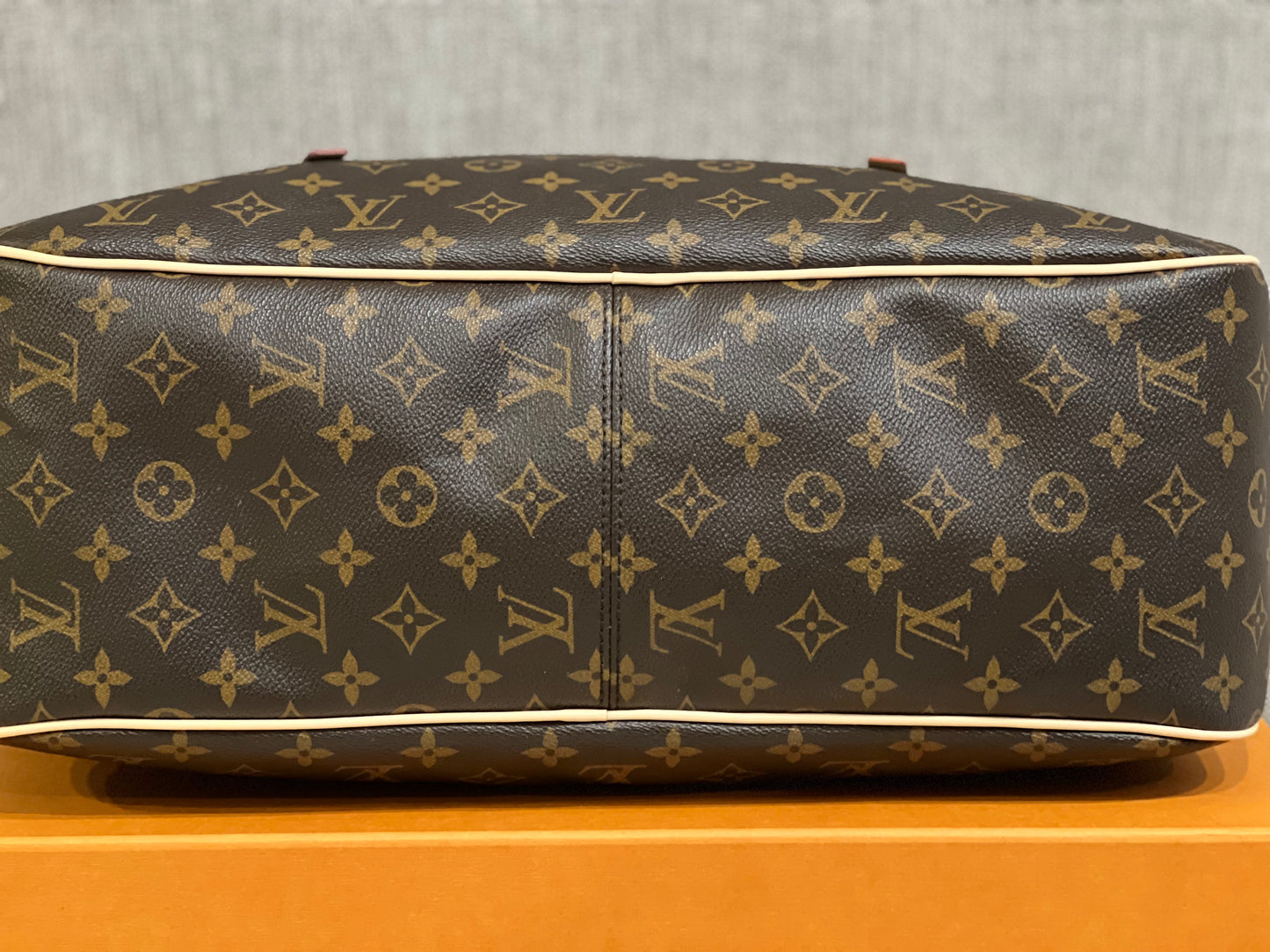 PREOWNED LOUIS VUITTON Delightful GM size monogram