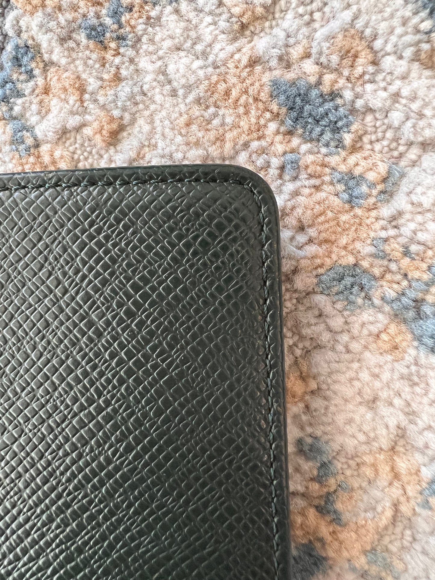 Louis Vuitton Agenda MM Size Taiga leather