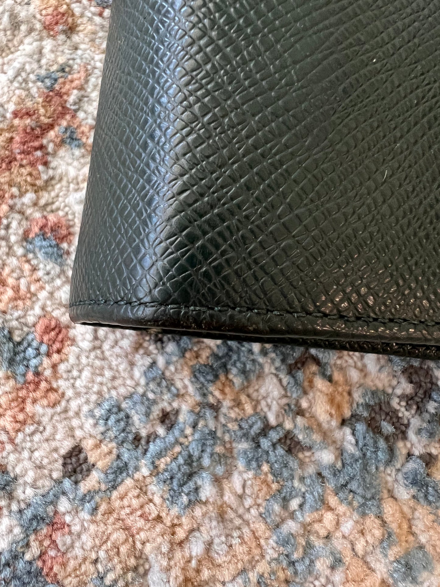 Louis Vuitton Agenda MM Size Taiga leather