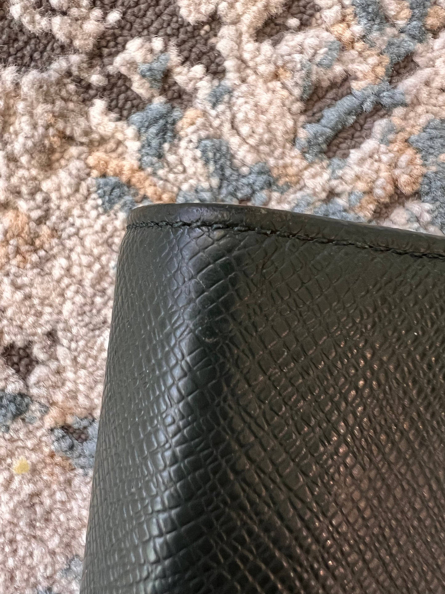 Louis Vuitton Agenda MM Size Taiga leather