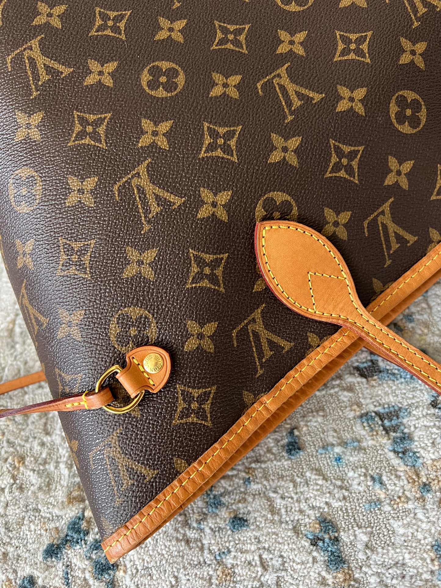 Louis Vuitton Neverful MM size Monogram