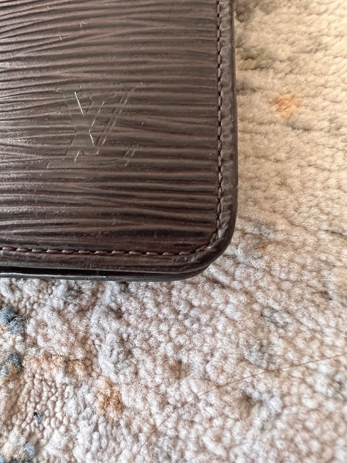 Louis Vuitton Agenda MM size Epi Leather