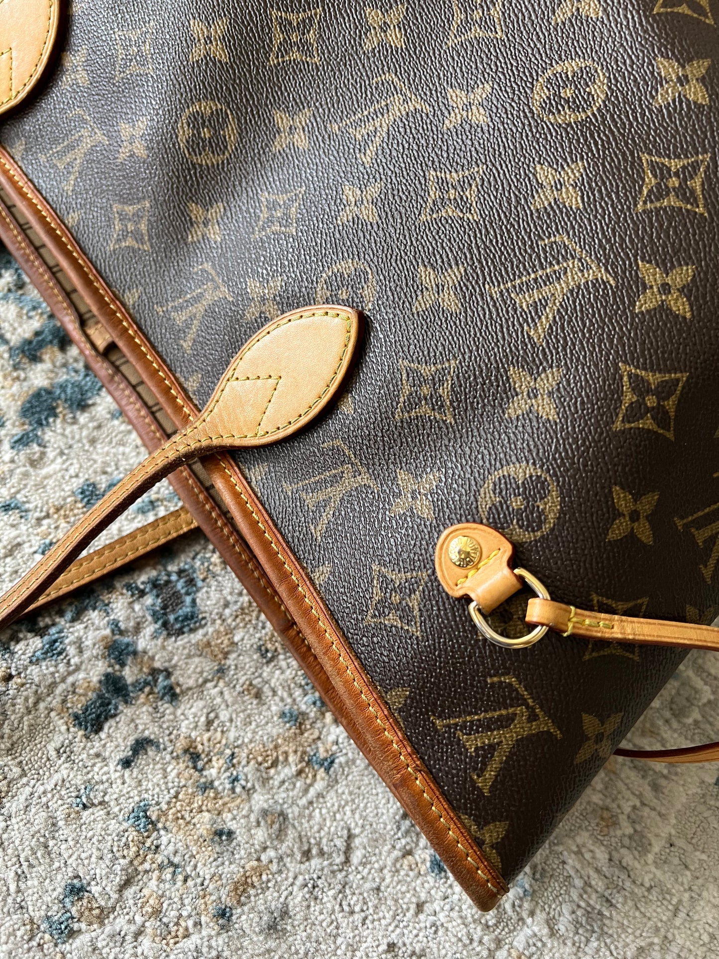 Louis Vuitton Neverful Mm size Monogram