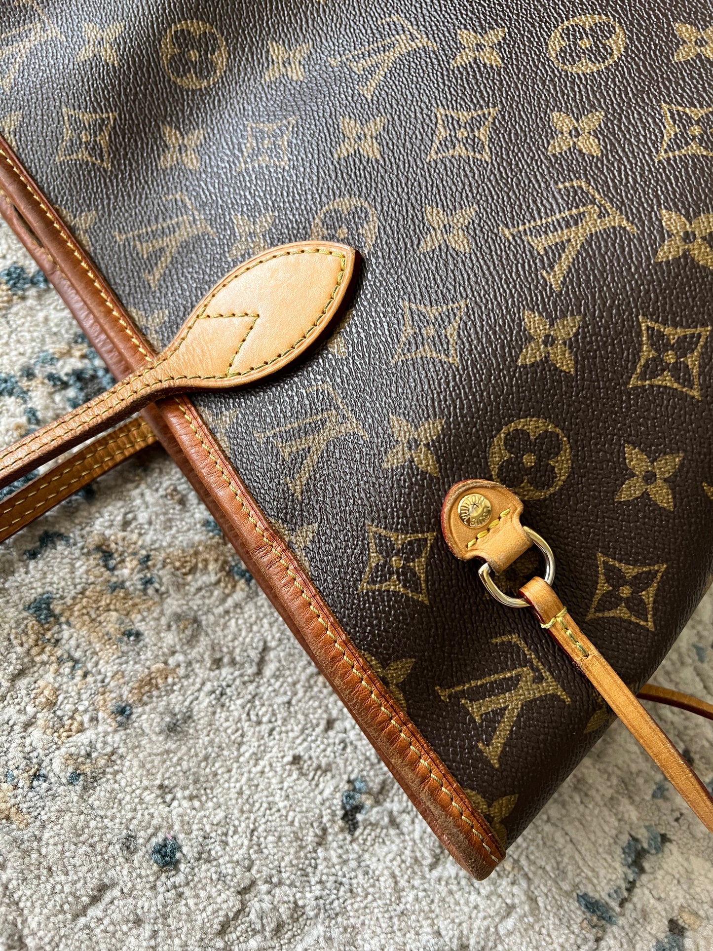 Louis Vuitton Neverful Mm size Monogram