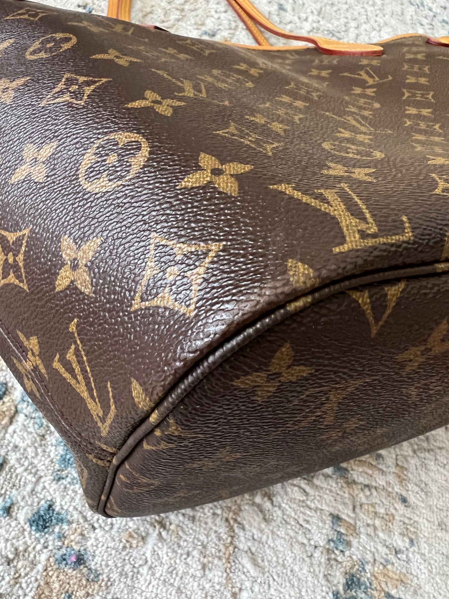 Louis Vuitton Mm size Monogram