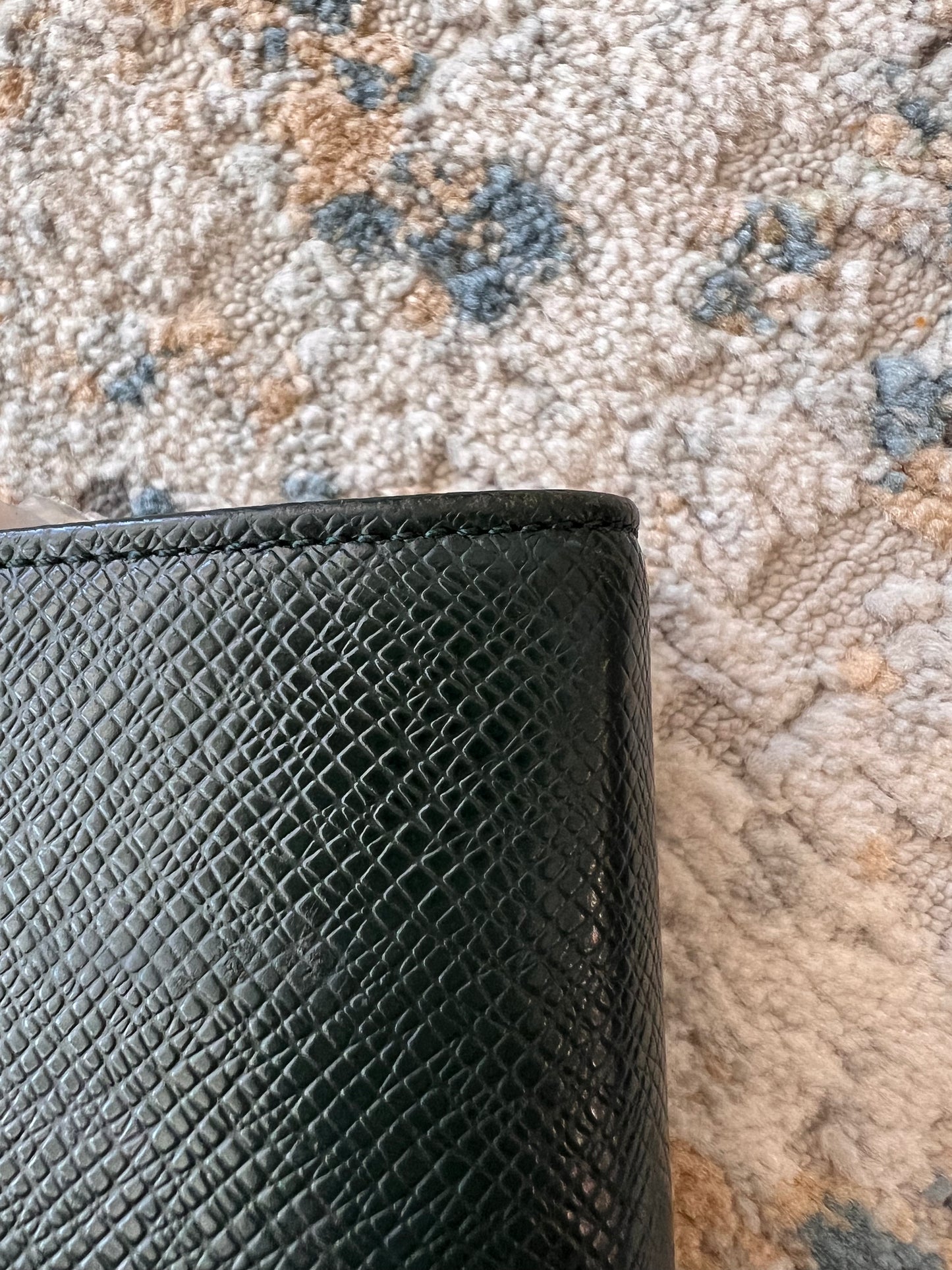 Louis Vuitton Agenda MM Size Taiga leather