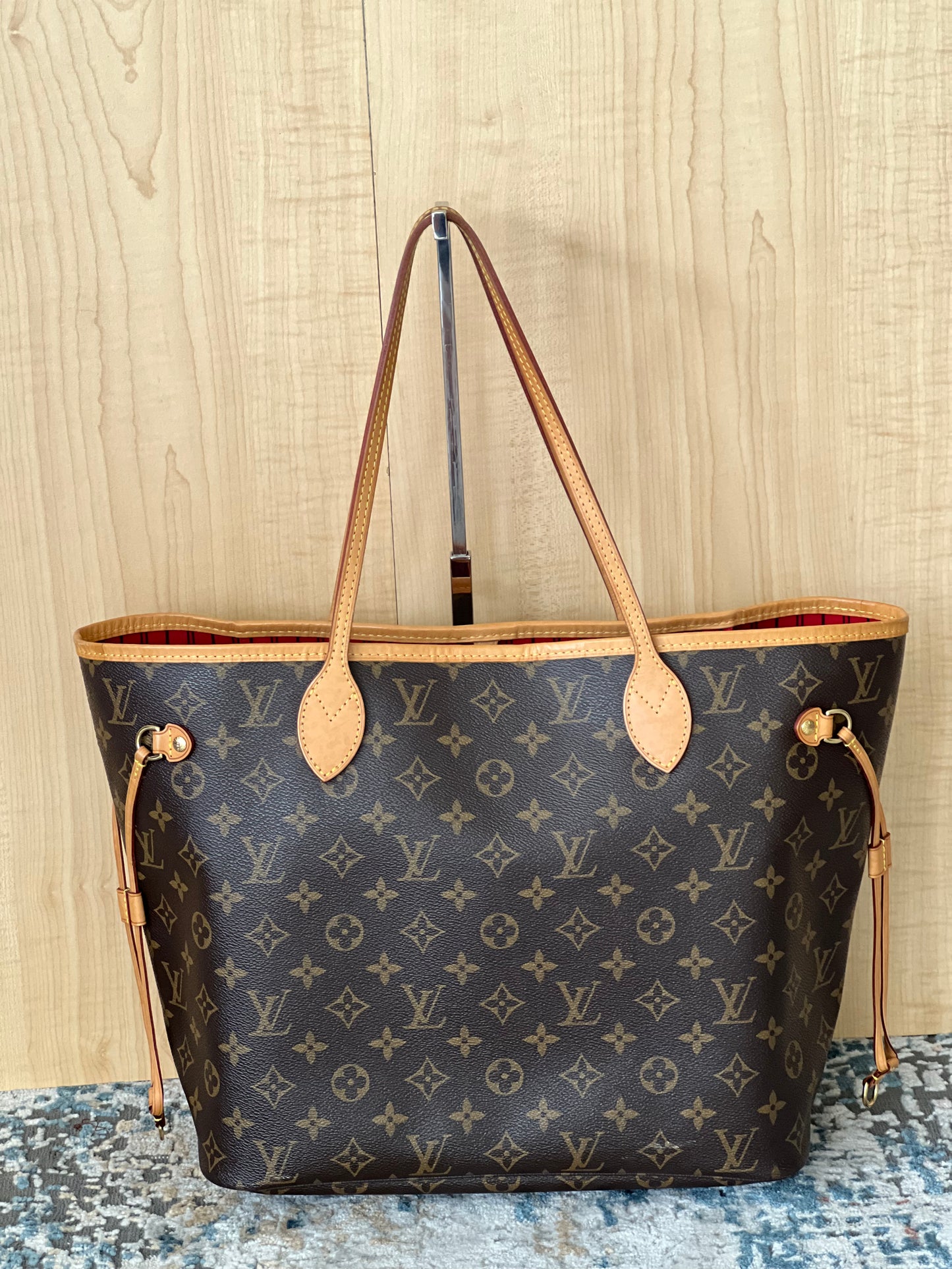 Louis Vuitton Mm size Monogram