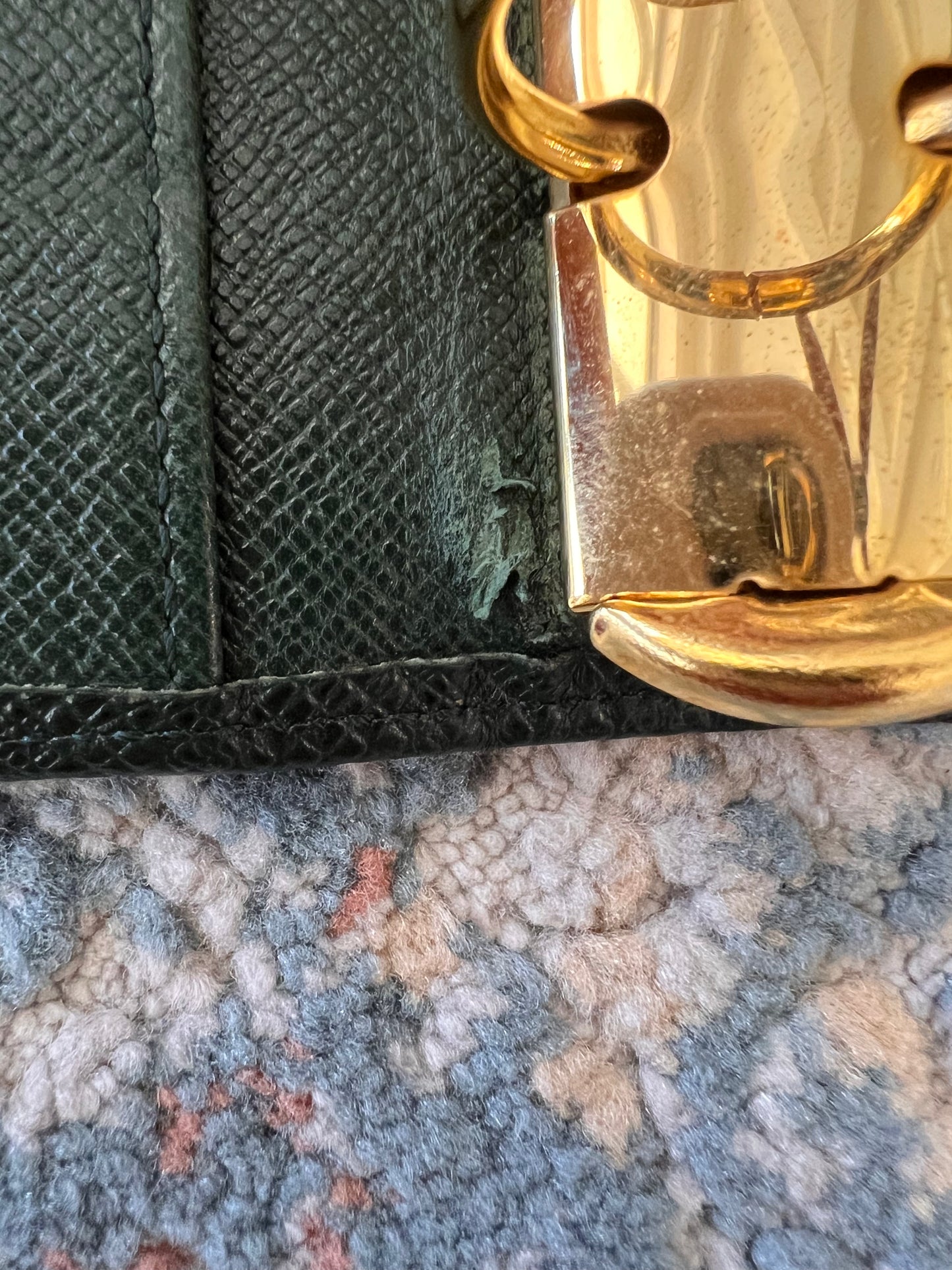 Louis Vuitton Agenda MM Size Taiga leather